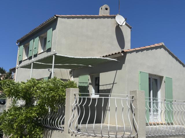 Villa au calme dans le centre du village