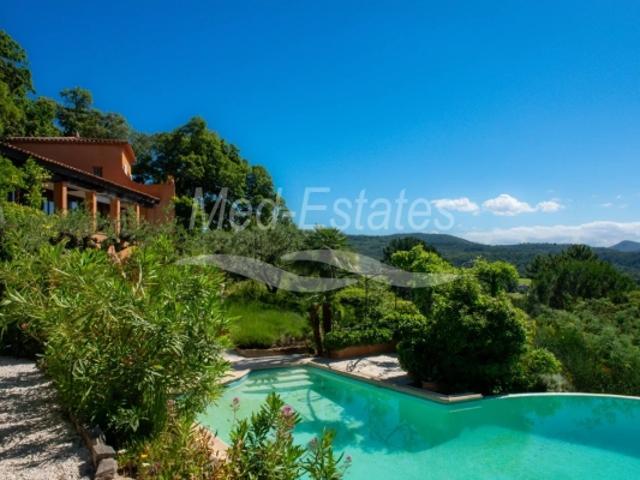 Villa au calme sur grand terrain vue mer!