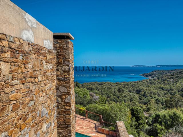 VILLA AU GAOU BENAT AVEC VUE MER