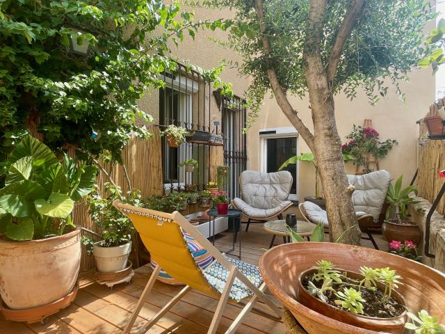 VILLA AUTHENTIQUE, RÉNOVÉE, IDÉALEMENT SITUÉE À LAS COBAS, AVEC 4 TERRASSES, 4 CHAMBRES ET GRAND GARAGE