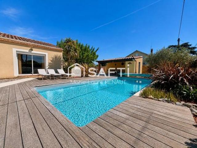 Villa aux belles prestations avec piscine proche du centre ville