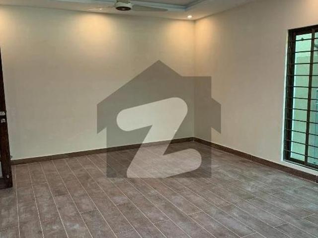 Villa Available For Sale 300 Square Yard Askari 6