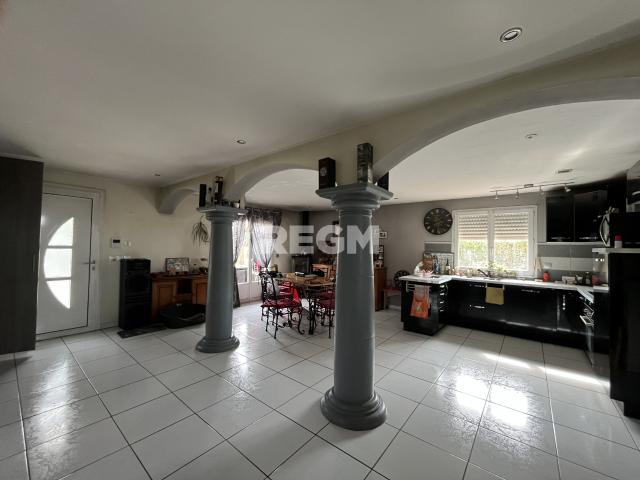 VILLA AVEC DOUBLE GARAGE SOUMOULOU