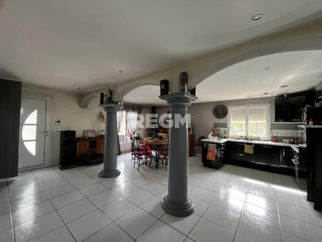 VILLA AVEC DOUBLE GARAGE SOUMOULOU