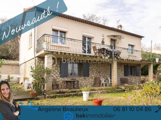 SOUS OFFRE ! * Villa avec grand garage et annexe au rdc