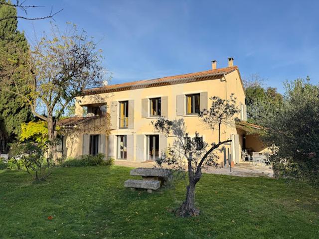 Villa avec jardin et terrasse