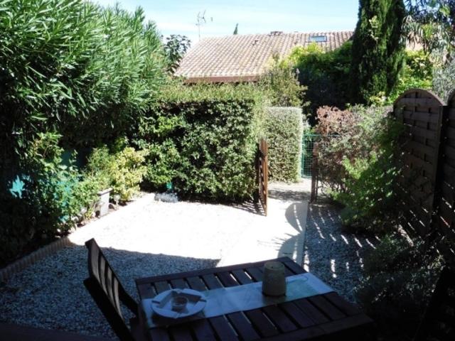 Villa avec jardin dans résidence privée avec piscine et tennis
