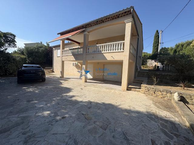 Villa avec terrasse