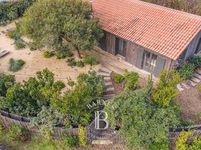 Villa avec jardin et terrasse