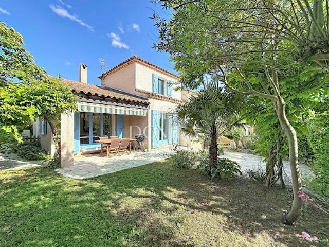 Villa avec jardin et terrasse