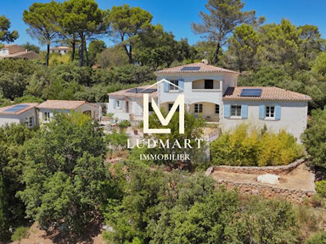 Villa avec jardin et terrasse