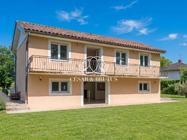 Villa avec jardin et terrasse