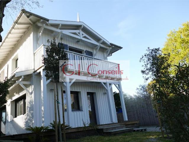 Villa avec jardin et terrasse