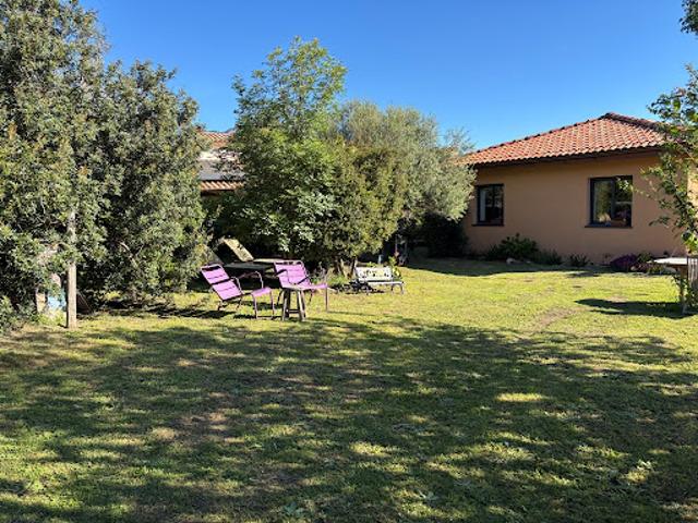 Villa avec jardin et terrasse
