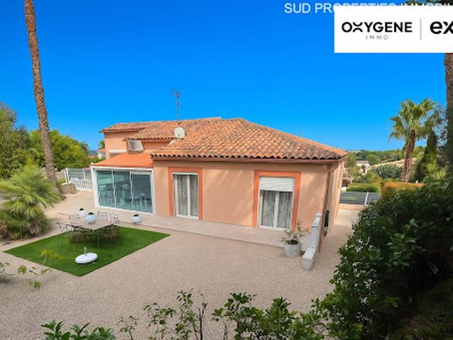 Villa avec jardin et terrasse
