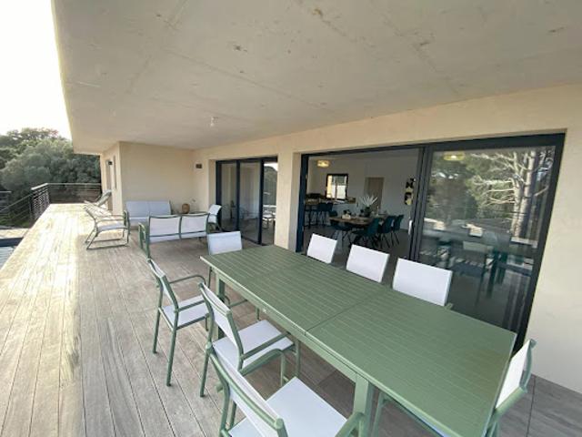 Villa avec jardin et terrasse