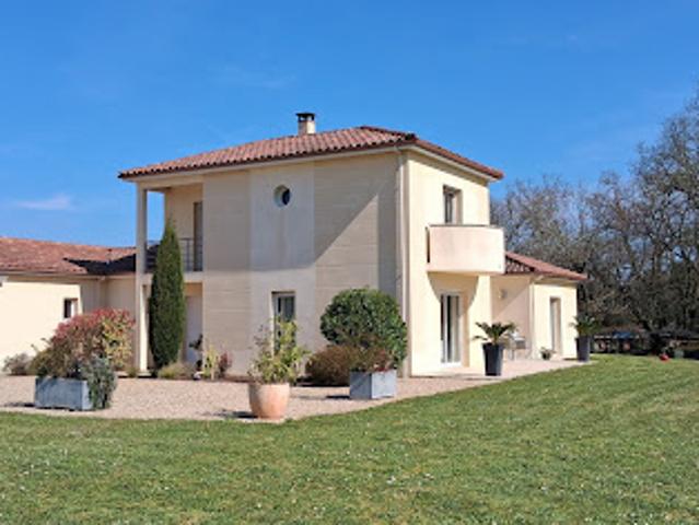 Villa avec jardin et terrasse