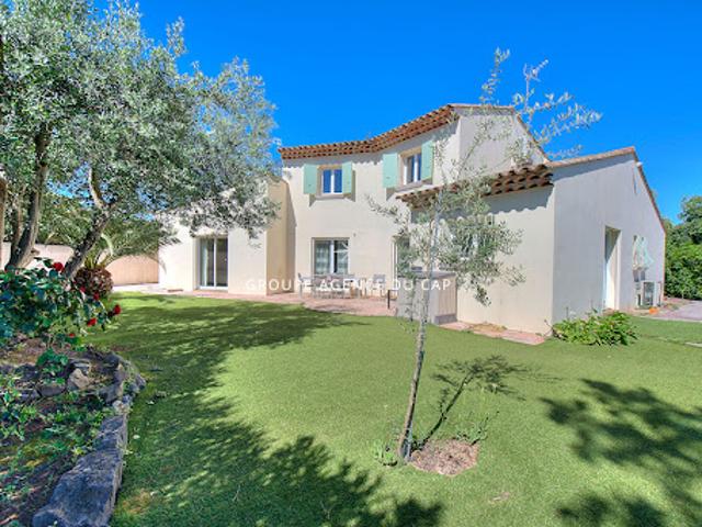 Villa avec jardin et terrasse