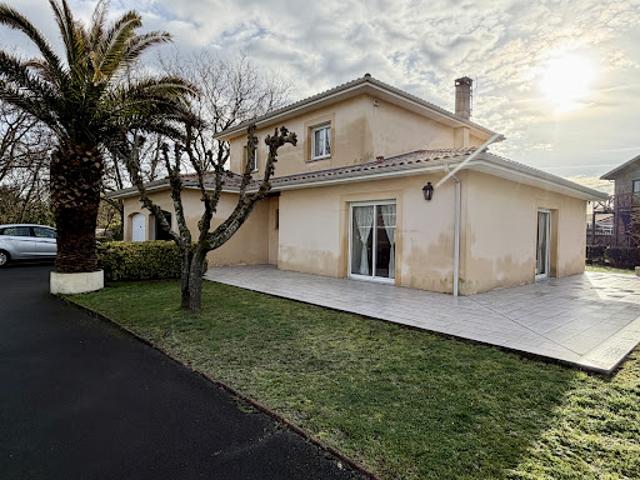 Villa avec terrasse