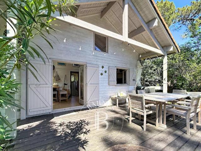 Villa avec jardin et terrasse