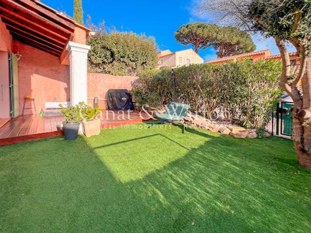 Villa avec jardin et terrasse