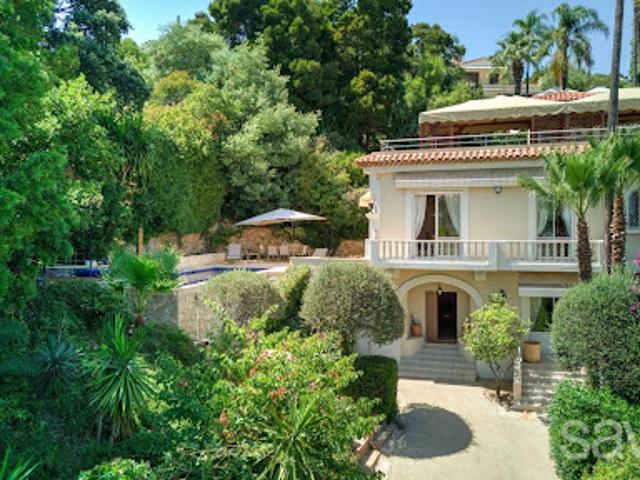 Villa avec jardin et terrasse