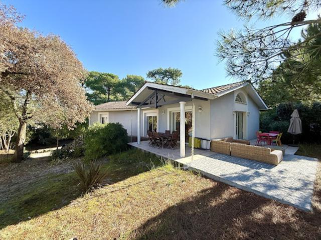Villa avec jardin et terrasse