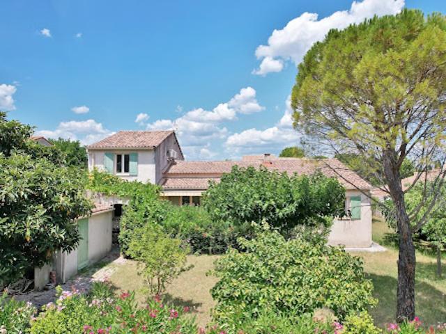 Villa avec jardin et terrasse