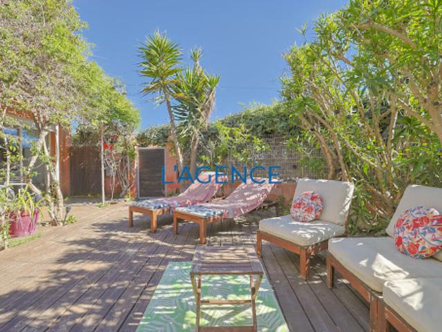 Villa avec jardin et terrasse
