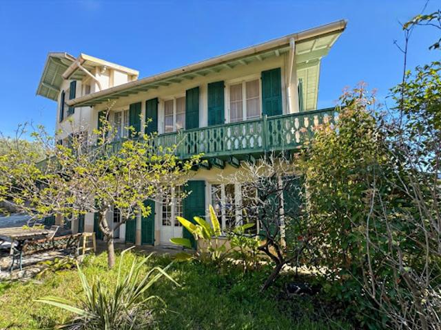 Villa avec jardin et terrasse