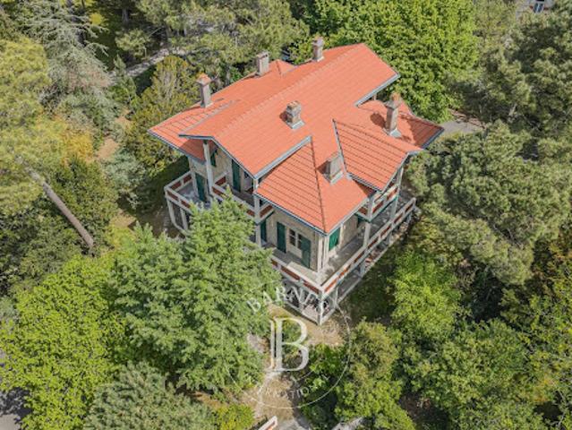 Villa avec jardin et terrasse