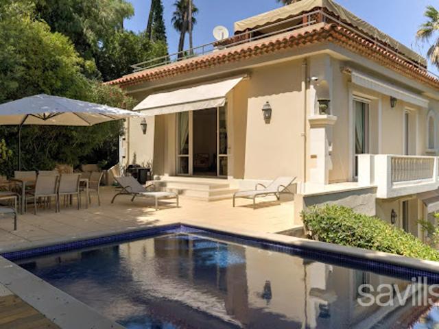 Villa avec jardin et terrasse