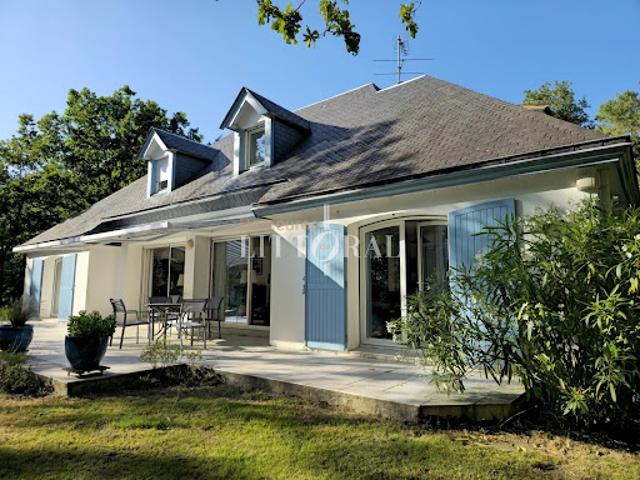 Villa avec jardin et terrasse