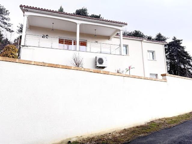 Villa avec jardin et terrasse