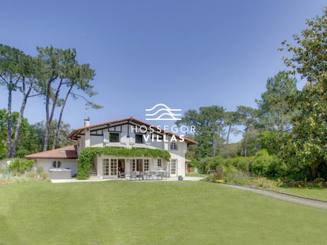 Villa avec jardin et terrasse
