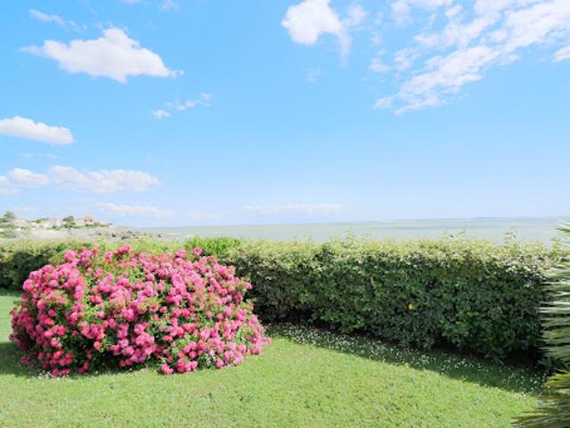 Villa avec jardin et terrasse