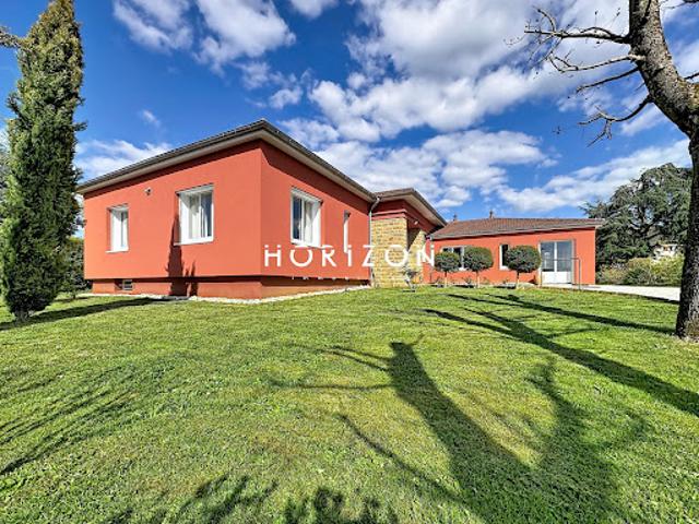Villa avec jardin et terrasse