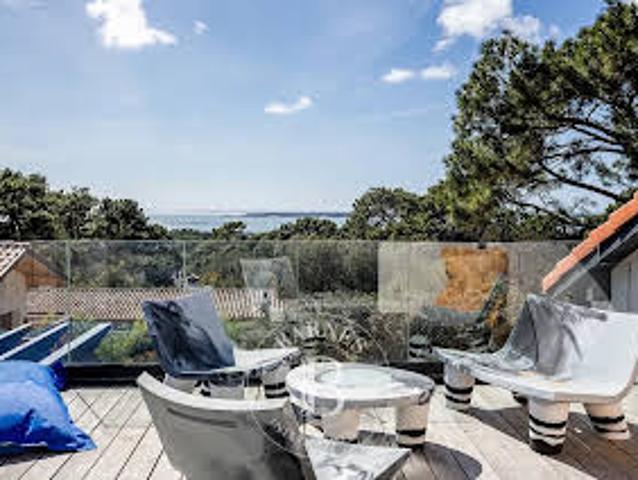 Villa avec jardin et terrasse