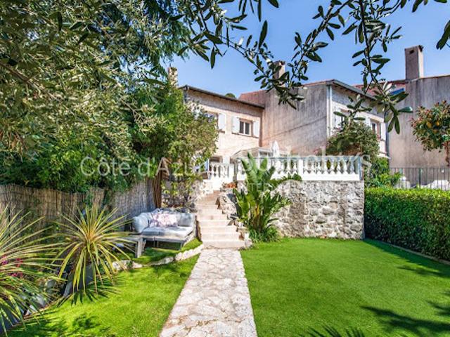 Villa avec jardin et terrasse