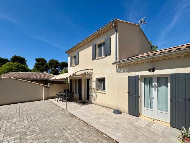 Villa avec jardin et garage proche Saint Didier