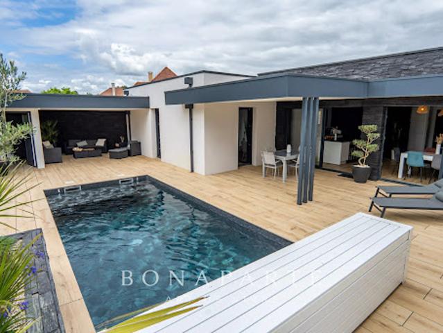 Villa avec piscine