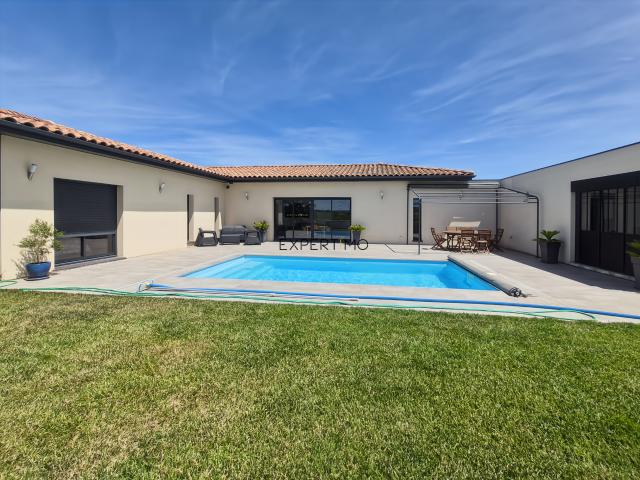 VILLA AVEC PISCINE
