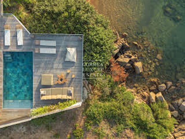 Villa avec Piscine en Bord de mer