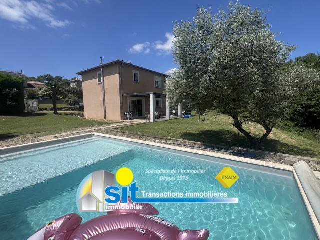 VILLA avec piscine