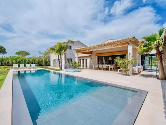 Villa avec piscine en bord de mer
