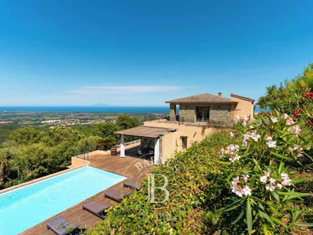 Villa avec piscine