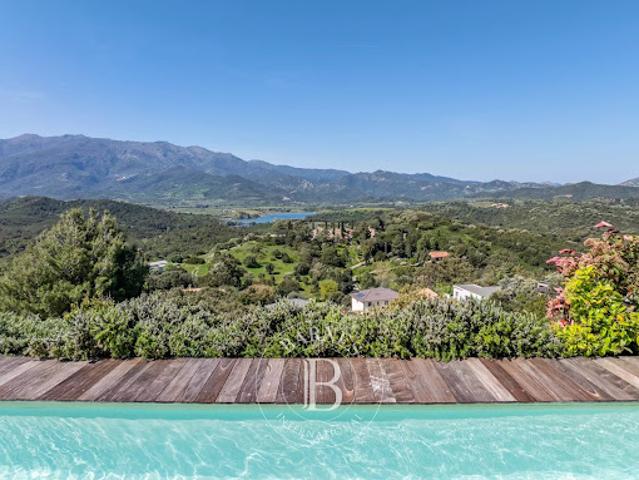 Villa avec piscine