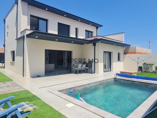 VILLA AVEC PISCINE