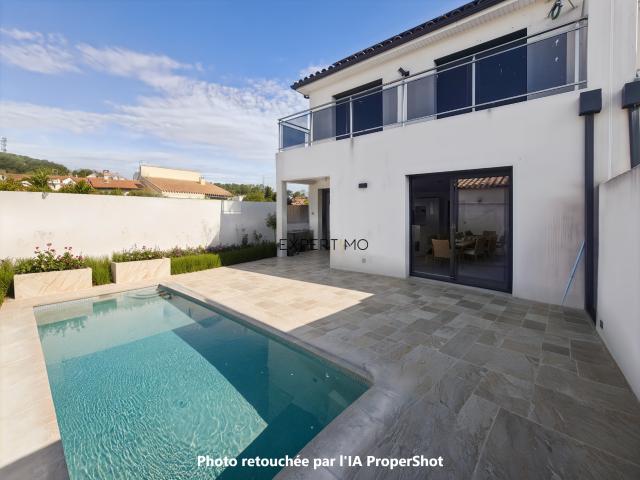 VILLA AVEC PISCINE
