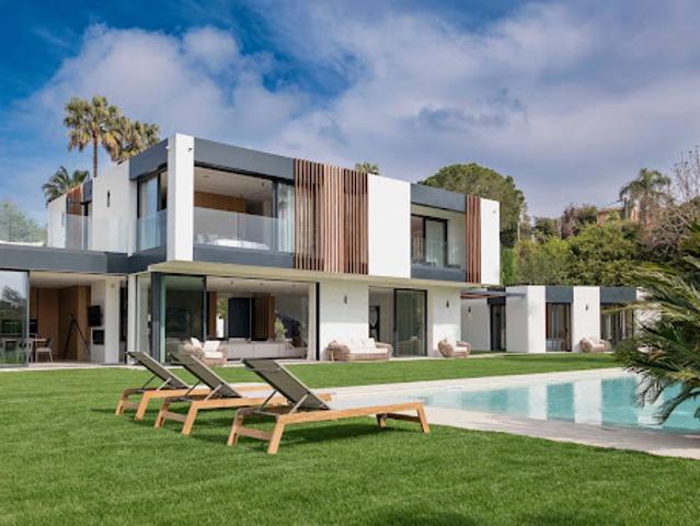 Villa avec piscine et jardin